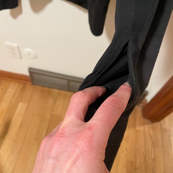 Isaora Taped Seam Hoodie Black on Black Men’s M - Picture 3 of 13